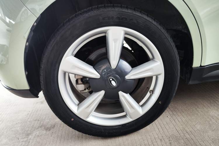 Used ORA Good Cat 2023 401 km Standard Range Prestige Version Lithium Iron Phosphate Right Rear Wheel Hub