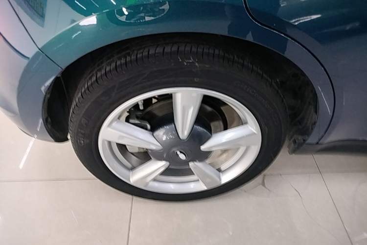 Used ORA Good Cat 2023 401 km Standard Range Luxury Version Lithium Iron Phosphate Right Rear Wheel Hub