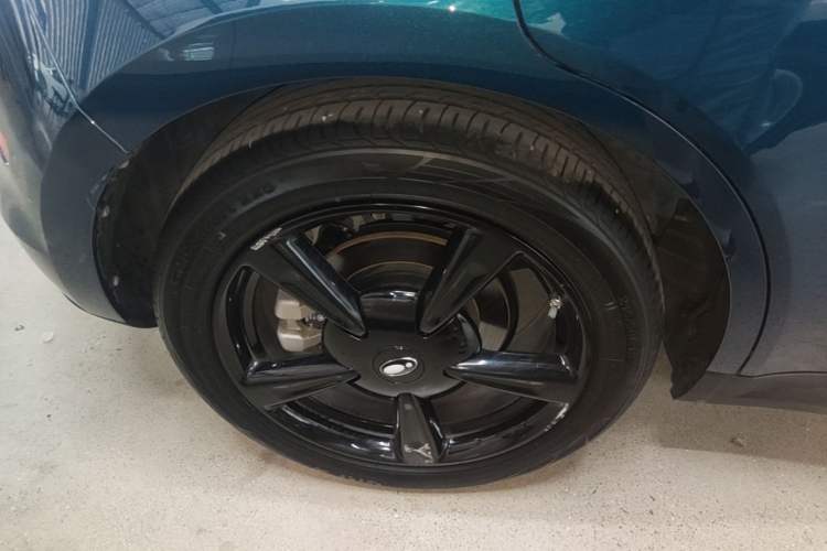 Used ORA Good Cat 2023 401 km Standard Range Comfort Version Lithium Iron Phosphate Right Rear Wheel Hub