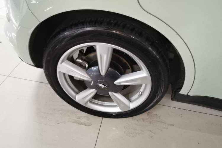 Used ORA Good Cat 2023 401 km Standard Range Luxury Version Lithium Iron Phosphate Right Rear Wheel Hub