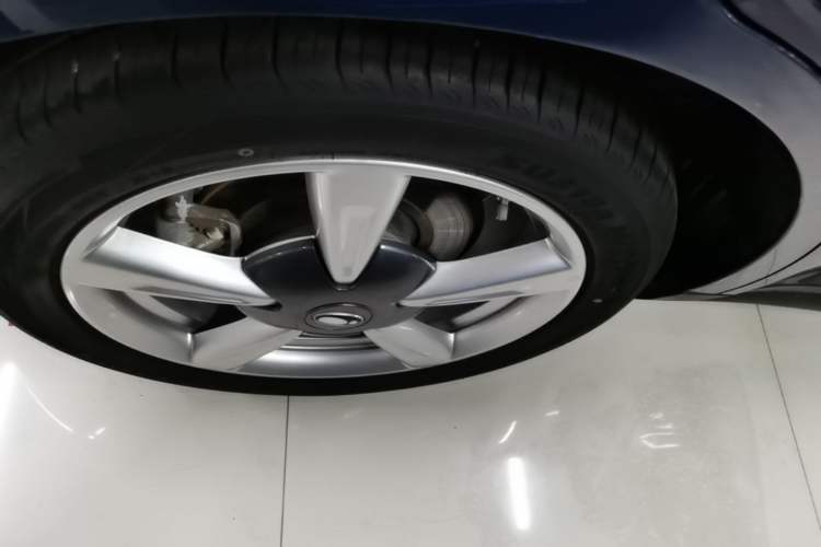 Used ORA Good Cat 2023 401 km Standard Range Luxury Version Lithium Iron Phosphate Right Rear Wheel Hub