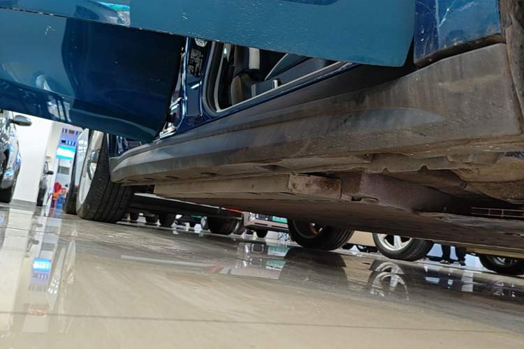 Used ORA Good Cat 2023 501 km Long-Range Premium Version Lithium Iron Phosphate Right Side Sill