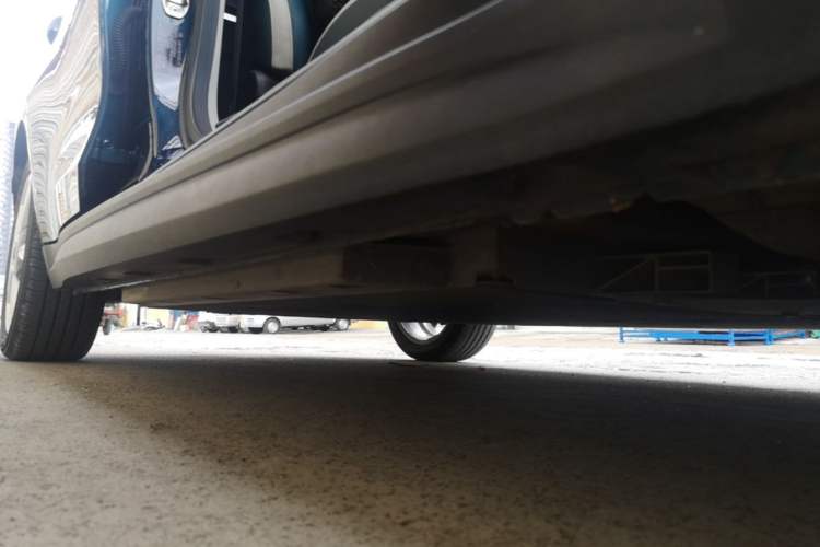 Used ORA Good Cat 2023 401 km Standard Range Luxury Version Lithium Iron Phosphate Right Side Sill