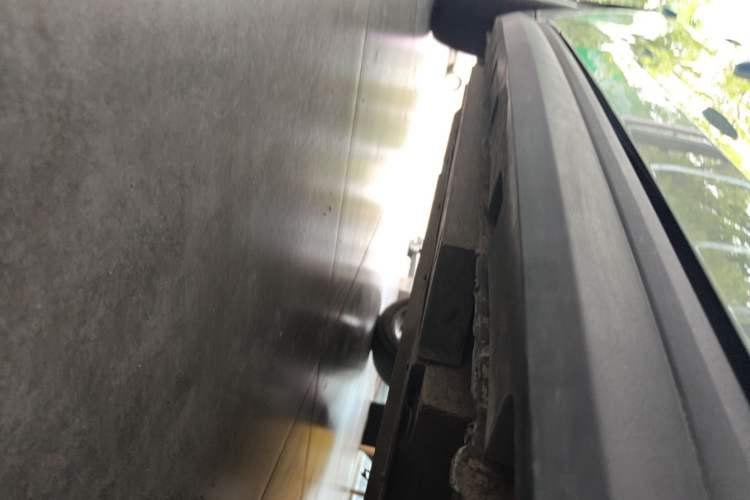 Used ORA Good Cat 2023 401 km Standard Range Luxury Version Lithium Iron Phosphate Right Side Sill