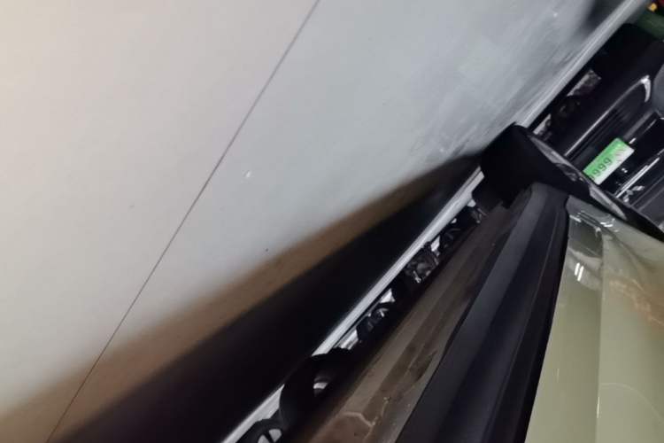 Used ORA Good Cat 2023 401 km Standard Range Luxury Version Lithium Iron Phosphate Right Side Sill