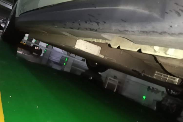 Used ORA Good Cat 2023 401 km Standard Range Luxury Version Lithium Iron Phosphate Right Side Sill