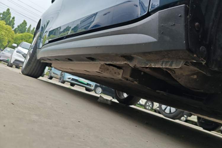 Used ORA Good Cat 2023 401 km Standard Range Premium Version Lithium Iron Phosphate Right Side Sill