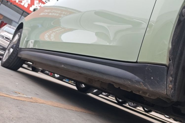 Used ORA Good Cat 2023 401 km Standard Range Premium Version Lithium Iron Phosphate Right Side Sill