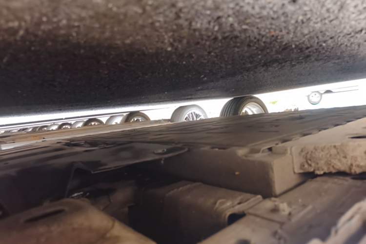 Used ORA Good Cat 2023 401 km Standard Range Prestige Version Lithium Iron Phosphate Right Side Sill
