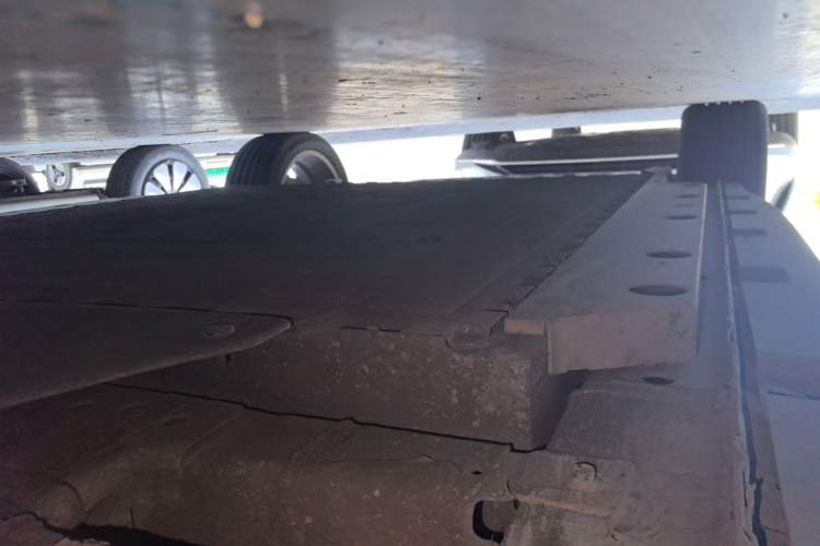 Used ORA Good Cat 2023 401 km Standard Range Prestige Version Lithium Iron Phosphate Right Side Sill