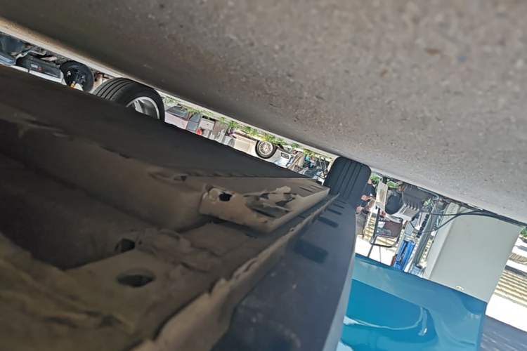 Used ORA Good Cat 2023 401 km Standard Range Prestige Version Lithium Iron Phosphate Right Side Sill