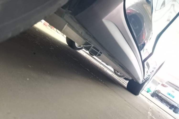 Used ORA Good Cat 2023 401 km Standard Range Premium Trim Ternary Lithium Right Side Sill