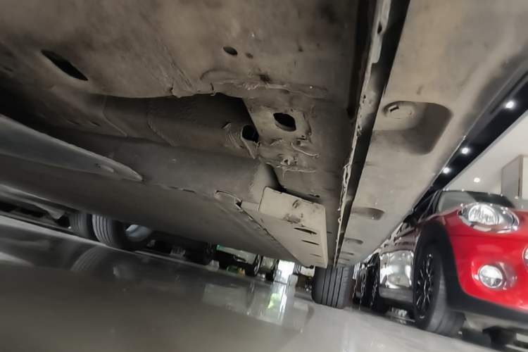 Used ORA Good Cat 2023 401 km Standard Range Luxury Version Lithium Iron Phosphate Right Side Sill