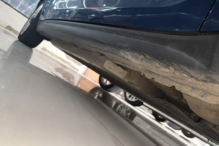 Used ORA Good Cat 2023 401 km Standard Range Luxury Version Lithium Iron Phosphate Right Side Sill