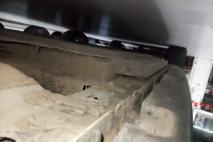 Used ORA Good Cat 2023 401 km Standard Range Luxury Version Lithium Iron Phosphate Right Side Sill