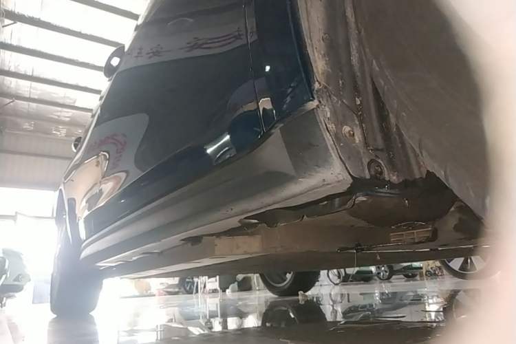Used ORA Good Cat 2023 401 km Standard Range Premium Version Lithium Iron Phosphate Right Side Sill