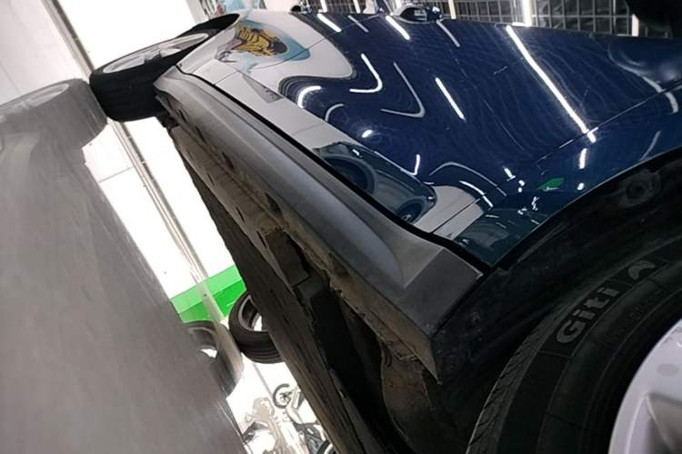 Used ORA Good Cat 2023 401 km Standard Range Luxury Version Lithium Iron Phosphate Right Side Sill