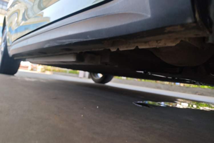 Used ORA Good Cat 2023 401 km Standard Range Premium Version Lithium Iron Phosphate Right Side Sill