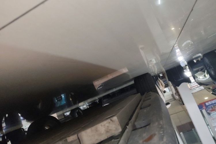 Used ORA Good Cat 2023 401 km Standard Range Luxury Version Lithium Iron Phosphate Right Side Sill