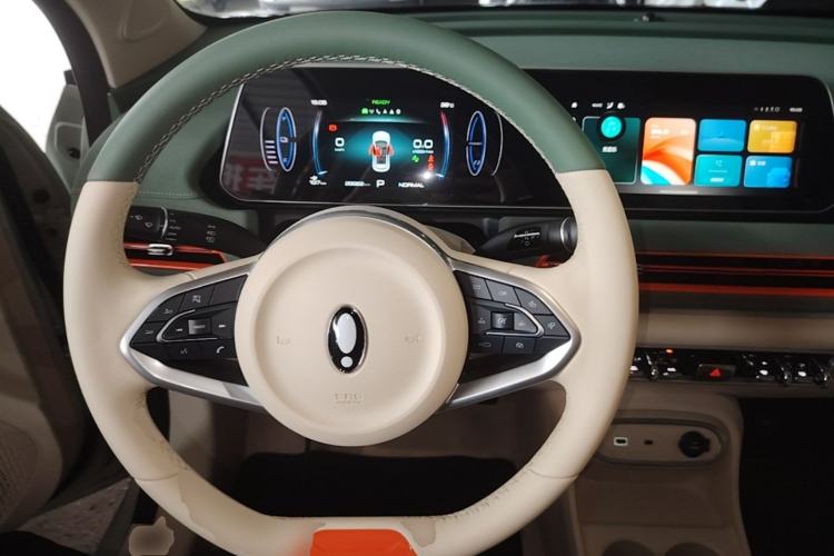 Used ORA Good Cat 2023 401 km Standard Range Luxury Version Lithium Iron Phosphate Steering Wheel