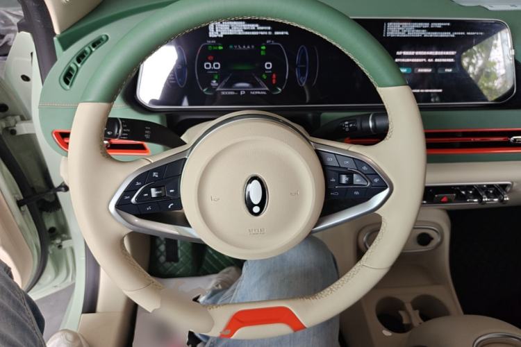 Used ORA Good Cat 2023 401 km Standard Range Luxury Version Lithium Iron Phosphate Steering Wheel