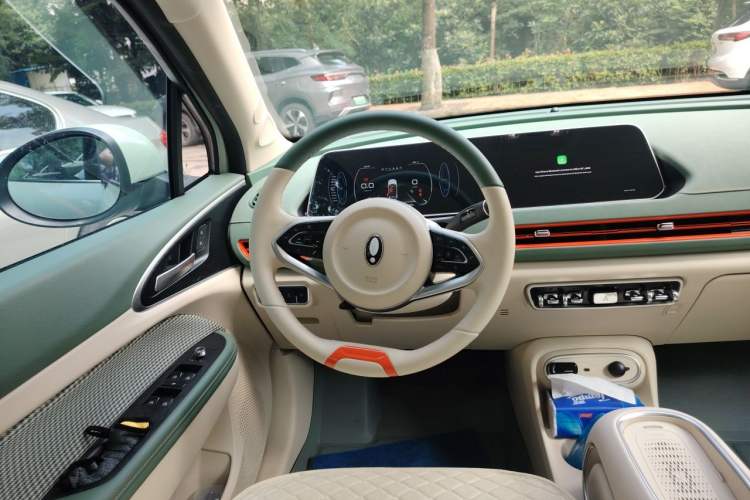 Used ORA Good Cat 2023 401 km Standard Range Comfort Version Lithium Iron Phosphate Steering Wheel