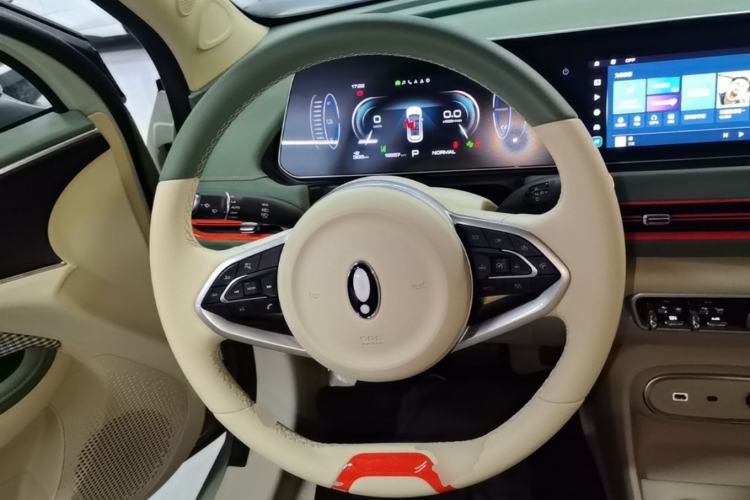 Used ORA Good Cat 2023 401 km Standard Range Luxury Version Lithium Iron Phosphate Steering Wheel