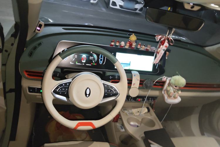 Used ORA Good Cat 2023 401 km Standard Range Premium Version Lithium Iron Phosphate Steering Wheel