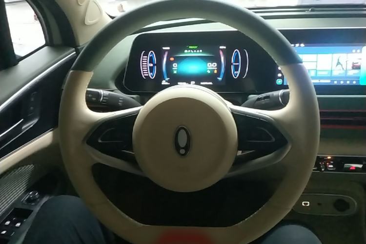 Used ORA Good Cat 2023 401 km Standard Range Comfort Version Lithium Iron Phosphate Steering Wheel