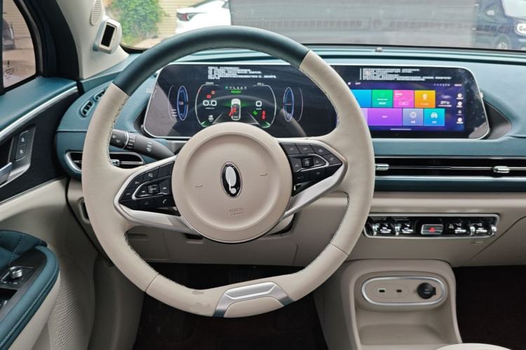 Used ORA Good Cat 2023 401 km Standard Range Premium Version Lithium Iron Phosphate Steering Wheel