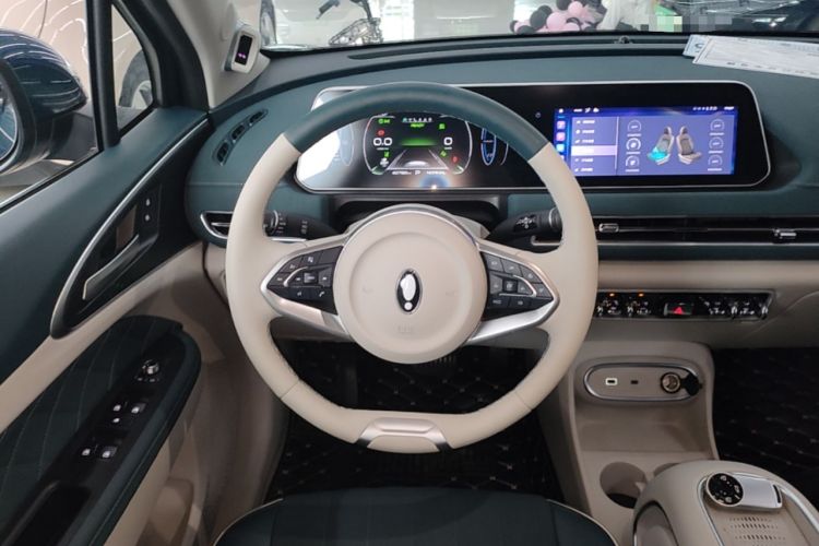 Used ORA Good Cat 2023 401 km Standard Range Premium Version Lithium Iron Phosphate Steering Wheel