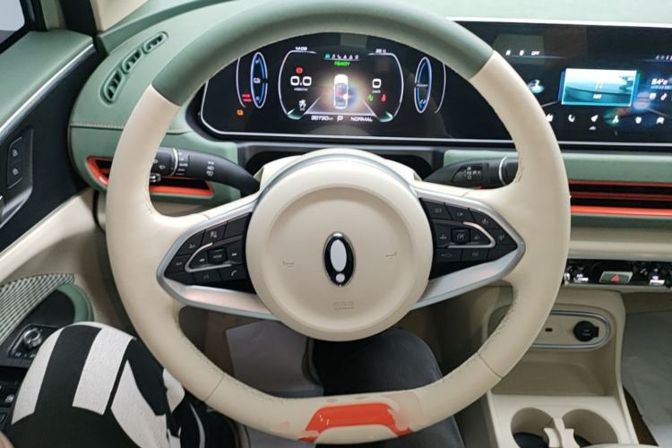 Used ORA Good Cat 2023 401 km Standard Range Premium Version Lithium Iron Phosphate Steering Wheel