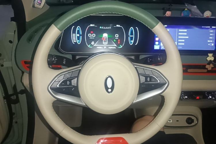 Used ORA Good Cat 2023 401 km Standard Range Premium Version Lithium Iron Phosphate Steering Wheel