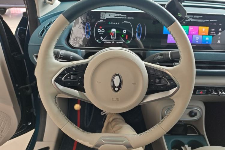 Used ORA Good Cat 2023 401 km Standard Range Premium Version Lithium Iron Phosphate Steering Wheel