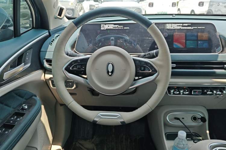 Used ORA Good Cat 2023 401 km Standard Range Prestige Version Lithium Iron Phosphate Steering Wheel