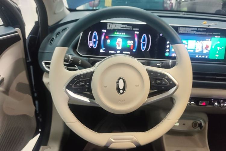 Used ORA Good Cat 2023 401 km Standard Range Luxury Version Lithium Iron Phosphate Steering Wheel