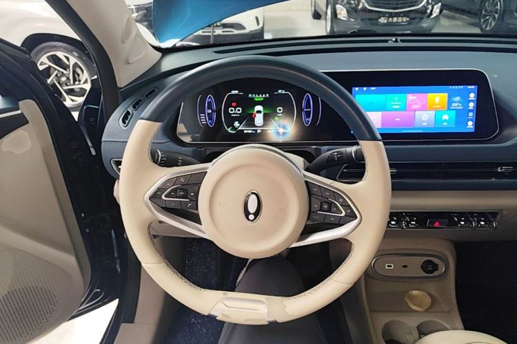 Used ORA Good Cat 2023 401 km Standard Range Luxury Version Lithium Iron Phosphate Steering Wheel
