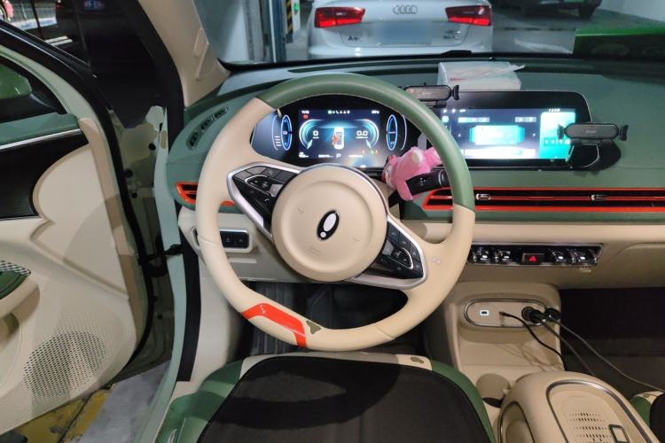Used ORA Good Cat 2023 501 km Long-Range Luxury Version Lithium Iron Phosphate Steering Wheel