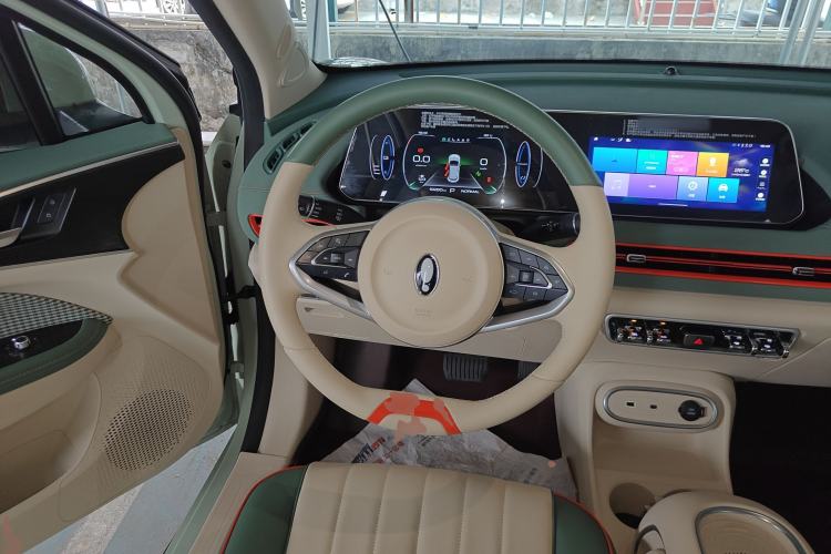 Used ORA Good Cat 2023 401 km Standard Range Luxury Version Ternary Lithium Steering Wheel