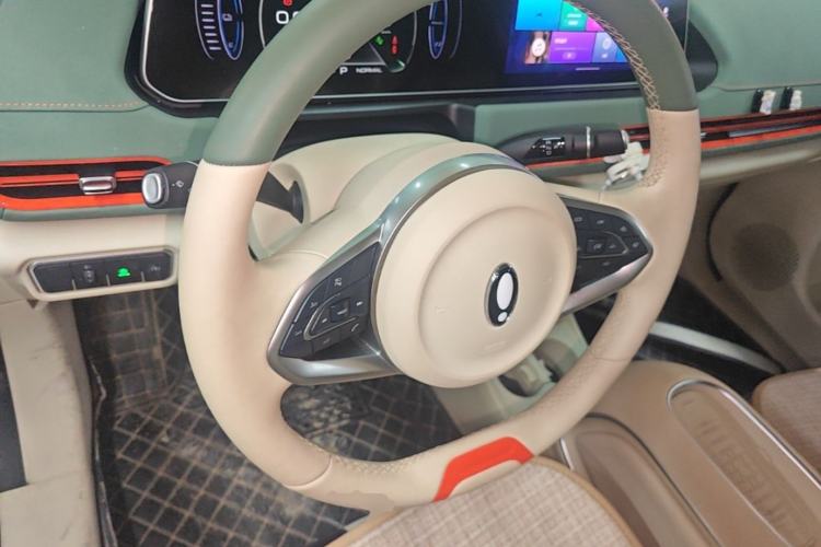 Used ORA Good Cat 2023 401 km Standard Range Luxury Version Lithium Iron Phosphate Steering Wheel