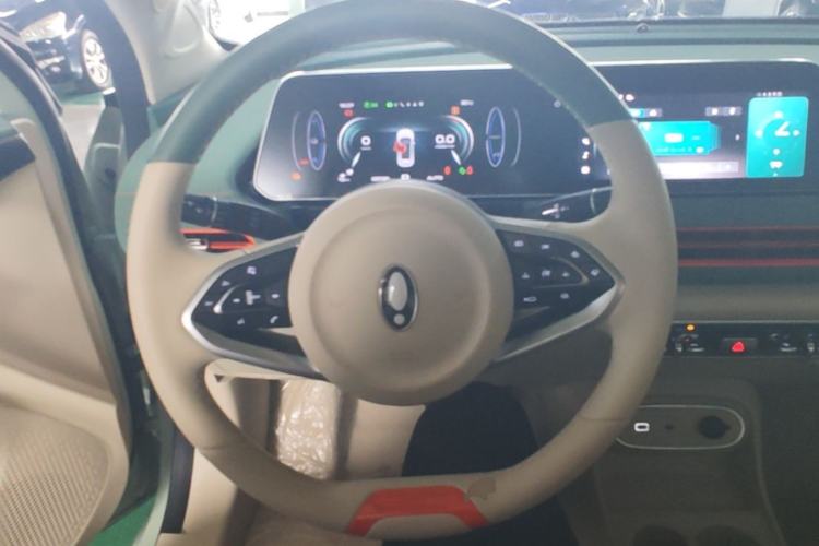 Used ORA Good Cat 2023 401 km Standard Range Luxury Version Lithium Iron Phosphate Steering Wheel