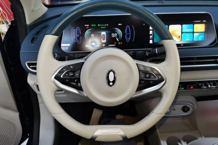 Used ORA Good Cat 2023 401 km Standard Range Luxury Version Lithium Iron Phosphate Steering Wheel