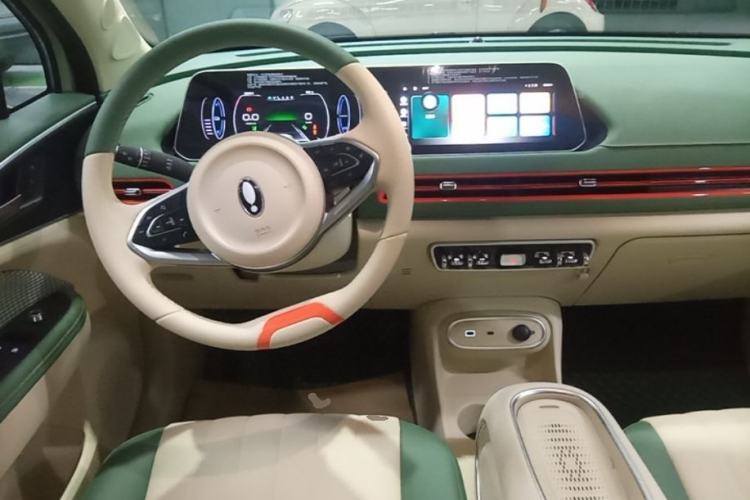 Used ORA Good Cat 2023 401 km Standard Range Luxury Version Lithium Iron Phosphate Steering Wheel