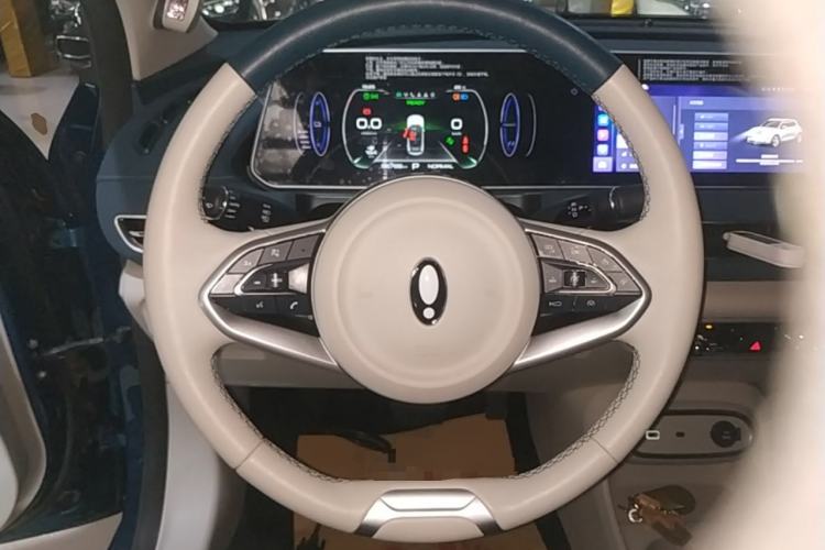 Used ORA Good Cat 2023 401 km Standard Range Premium Version Lithium Iron Phosphate Steering Wheel