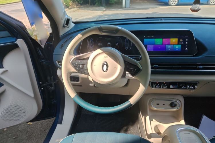 Used ORA Good Cat 2023 401 km Standard Range Prestige Version Lithium Iron Phosphate Steering Wheel