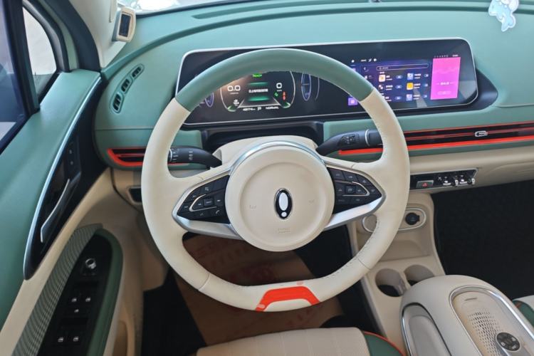 Used ORA Good Cat 2023 401 km Standard Range Premium Version Lithium Iron Phosphate Steering Wheel