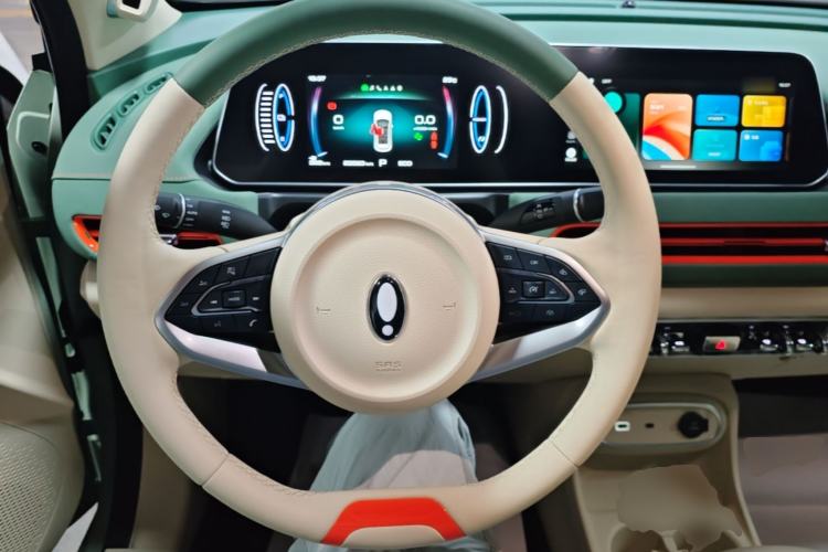 Used ORA Good Cat 2023 401 km Standard Range Premium Version Lithium Iron Phosphate Steering Wheel