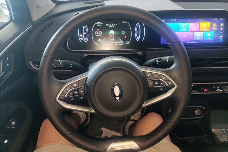 Used ORA Good Cat 2023 401 km Standard Range Comfort Version Lithium Iron Phosphate Steering Wheel
