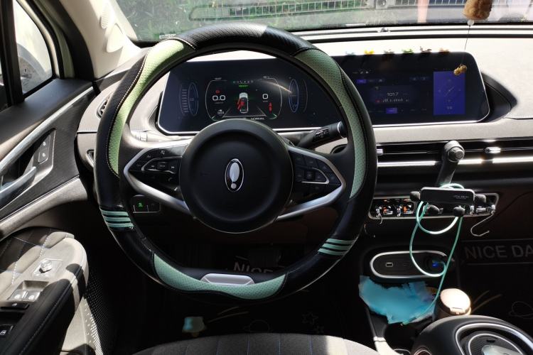 Used ORA Good Cat 2023 401 km Standard Range Comfort Version Lithium Iron Phosphate Steering Wheel