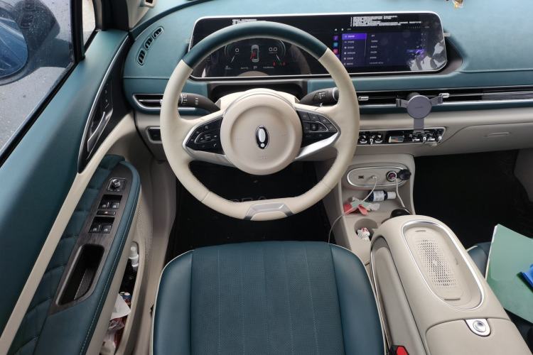 Used ORA Good Cat 2023 401 km Standard Range Premium Version Lithium Iron Phosphate Steering Wheel